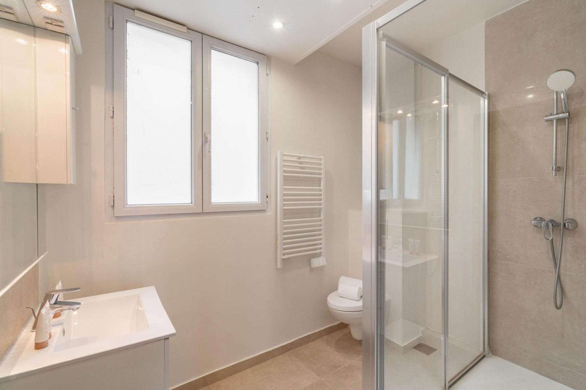 Family Apartment In パリ エクステリア 写真